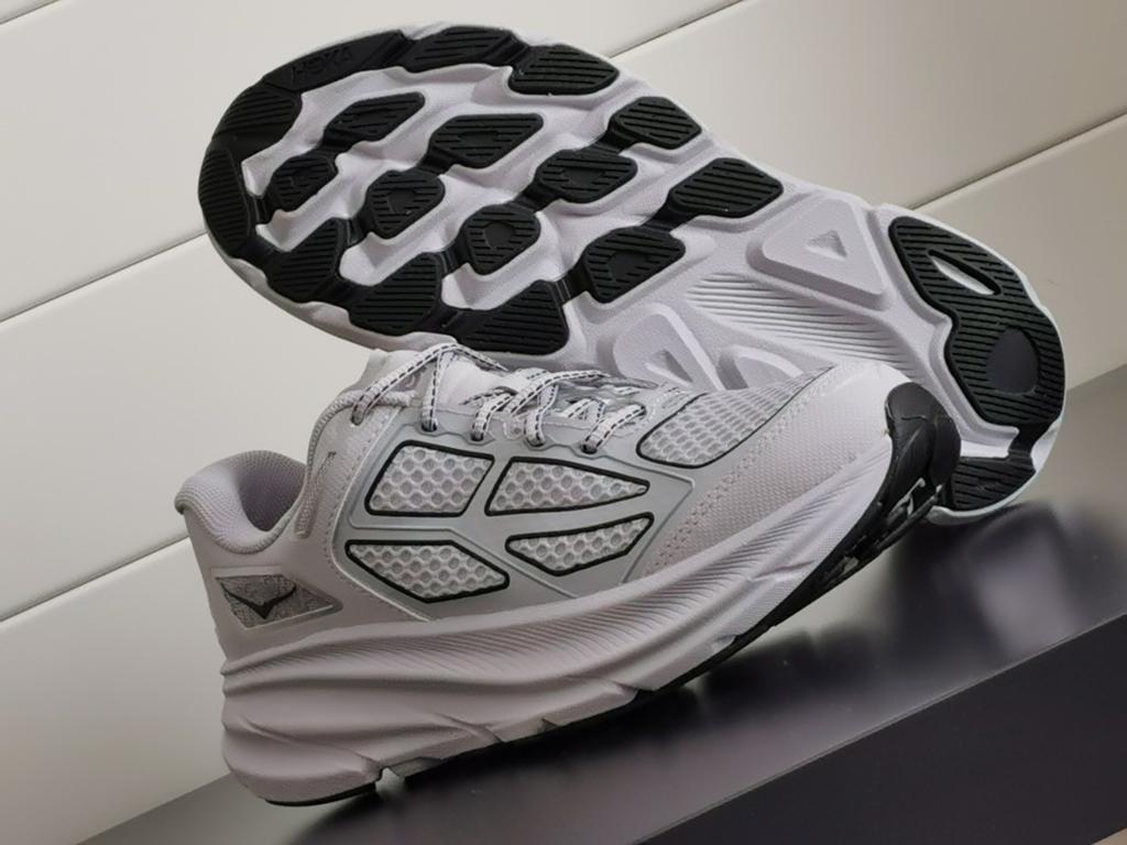 Hoka Clifton One 9, Kleding | Heren, Overige kleuren, Sportschoenen, Nieuw, Ophalen of Verzenden