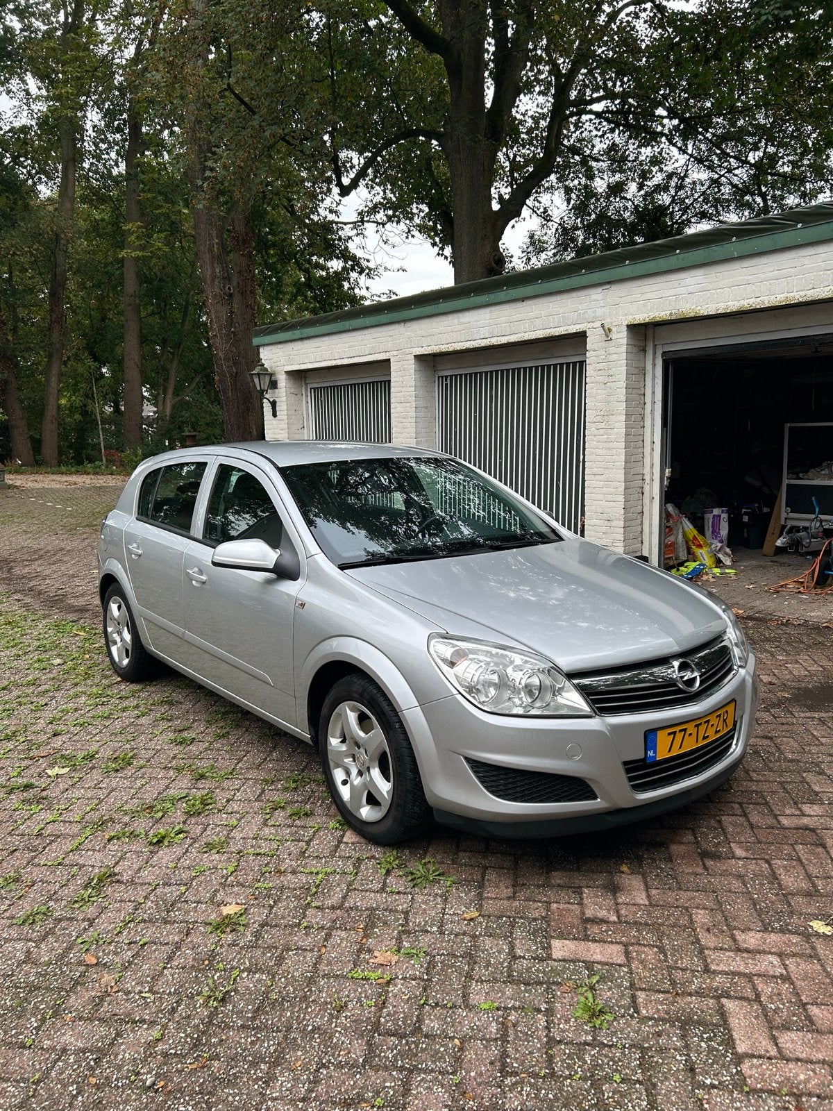 Opel Astra 1.6 16V 5D 85KW 2007 Grijs - NIEUWE APK, Auto's, Opel, Zwart, 4 cilinders, 635 kg, Origineel Nederlands