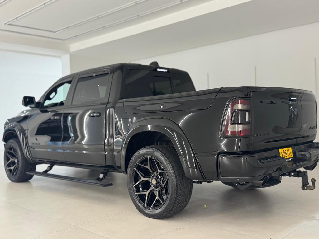 Dodge Ram 5.7 V8 4x4 Widebody Limited Night NL-AUTO, Auto's, Automaat, Gebruikt, 5654 cc, 402 pk