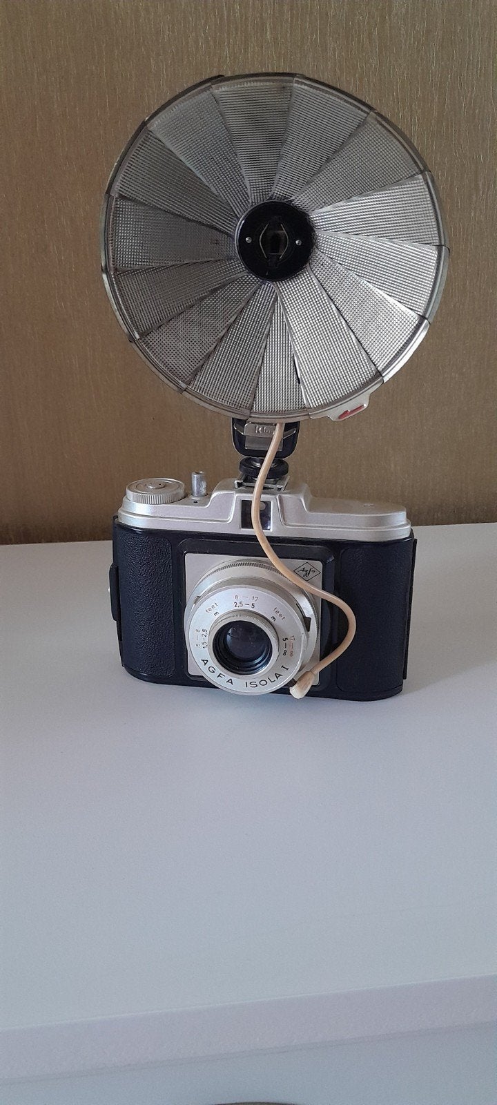 Vintage Agfa Isola I camera met flitser, Ophalen, Gebruikt, Compact, Overige Merken