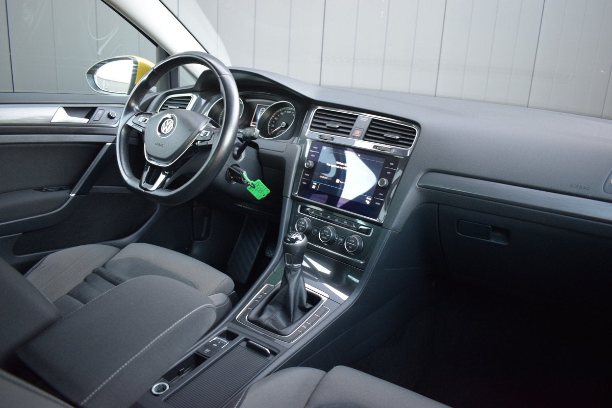 Volkswagen Golf 1.0 TSi Highline R-Line Alcantara | ECC | Ca, Auto's, Voorwielaandrijving, Met garantie (alle), 49 €/maand, Bedrijf