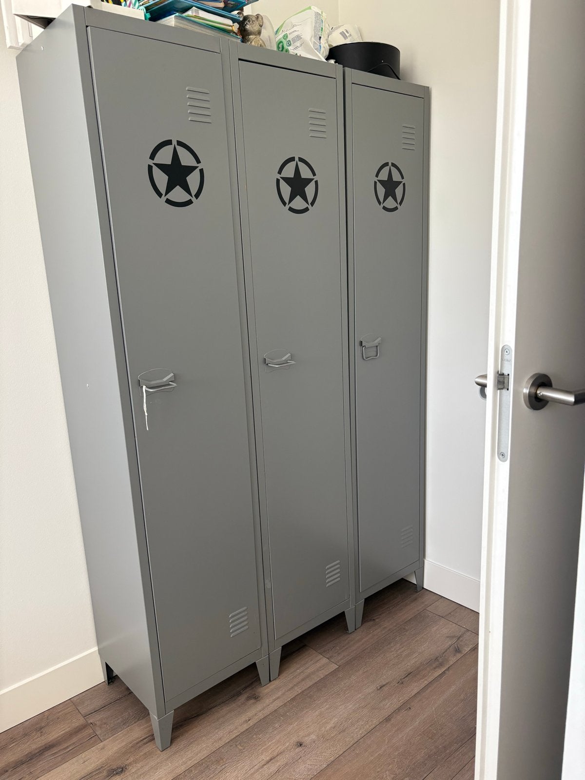 3 metalen lockerkasten - grijs - kinderkamer, Ophalen, 100 tot 150 cm, Zo goed als nieuw, Metaal