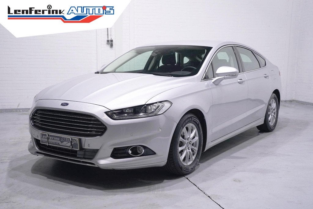 Ford Mondeo 1.5 Titanium NAP Navi Camera Trekhaak Verwarbare, Auto's, Ford, Voorwielaandrijving, Stof, 4 cilinders, Mondeo