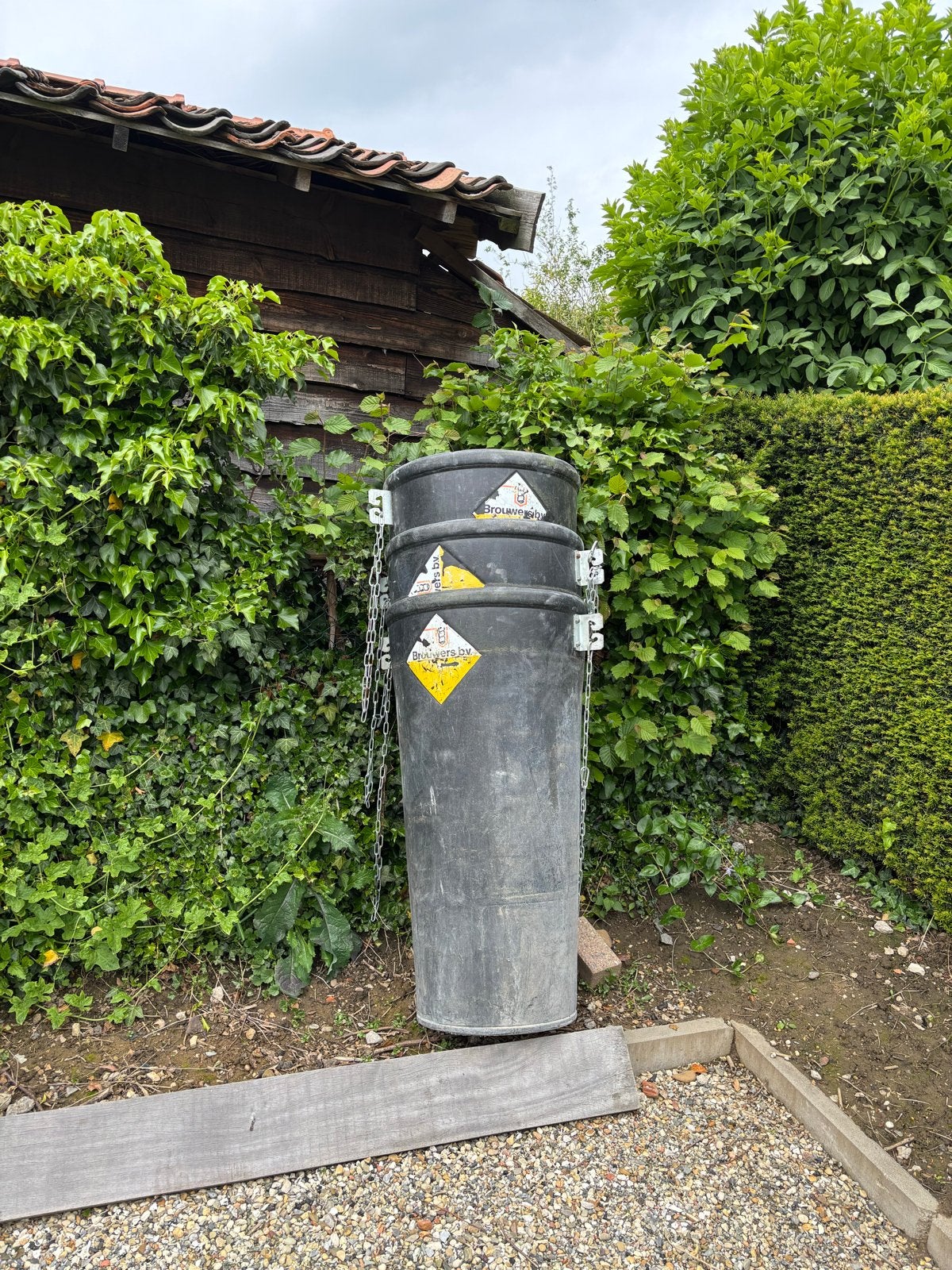 Stortkokers voor bouwafval of puin, Ophalen