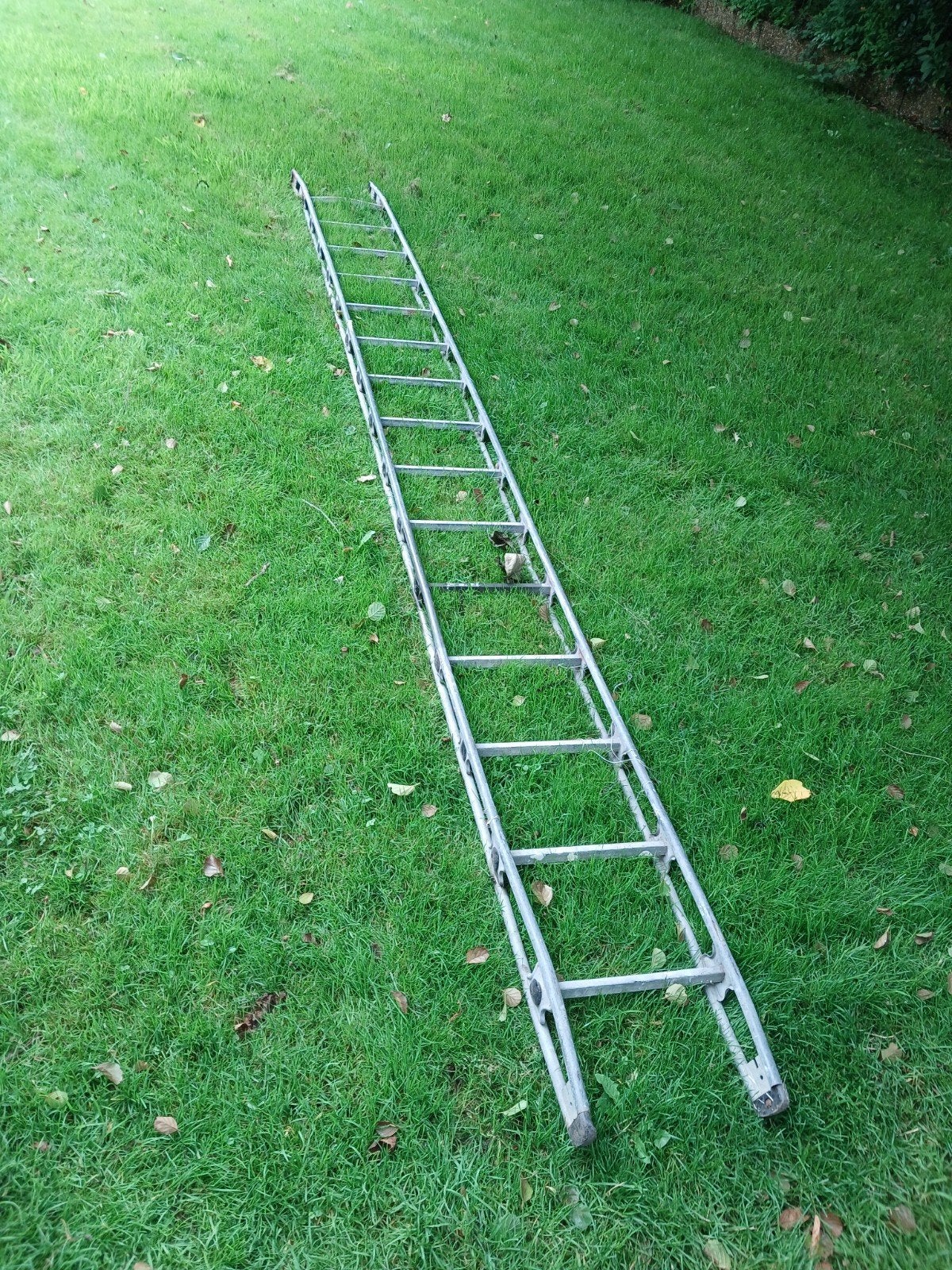 Stalen ladder 4 m, 15 sporten, Doe-het-zelf en Verbouw, Ladders en Trappen, Ophalen, 4 meter of meer