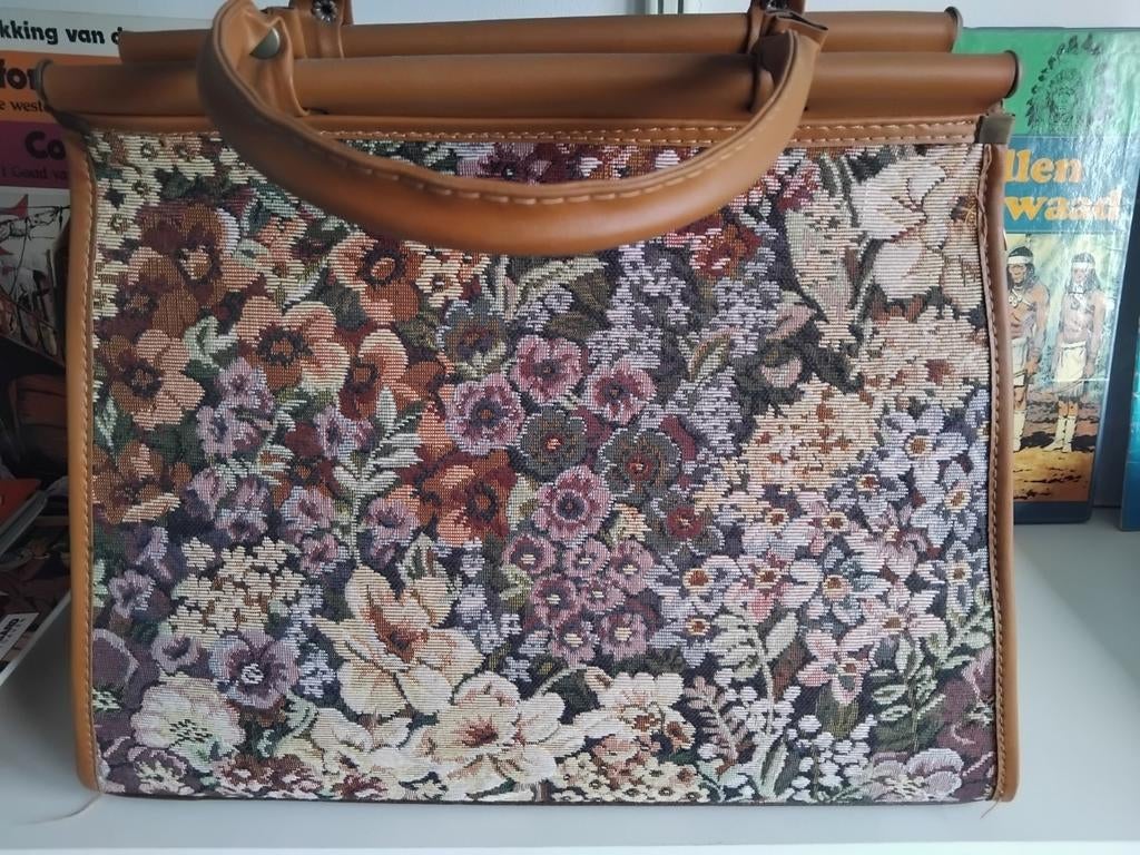Tas met bloem motief, Sieraden, Tassen en Uiterlijk, Tassen | Reistassen en Weekendtassen, Ophalen, 30 cm of meer, Minder dan 35 cm