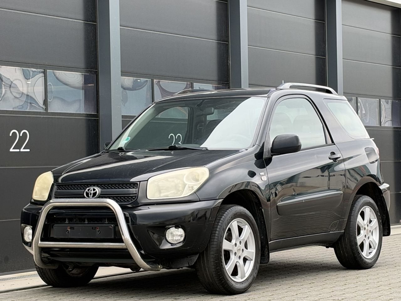 Toyota RAV4 1.8-16V Airco (bj 2004), Auto's, Zwart, Bedrijf, Handgeschakeld, Rav4