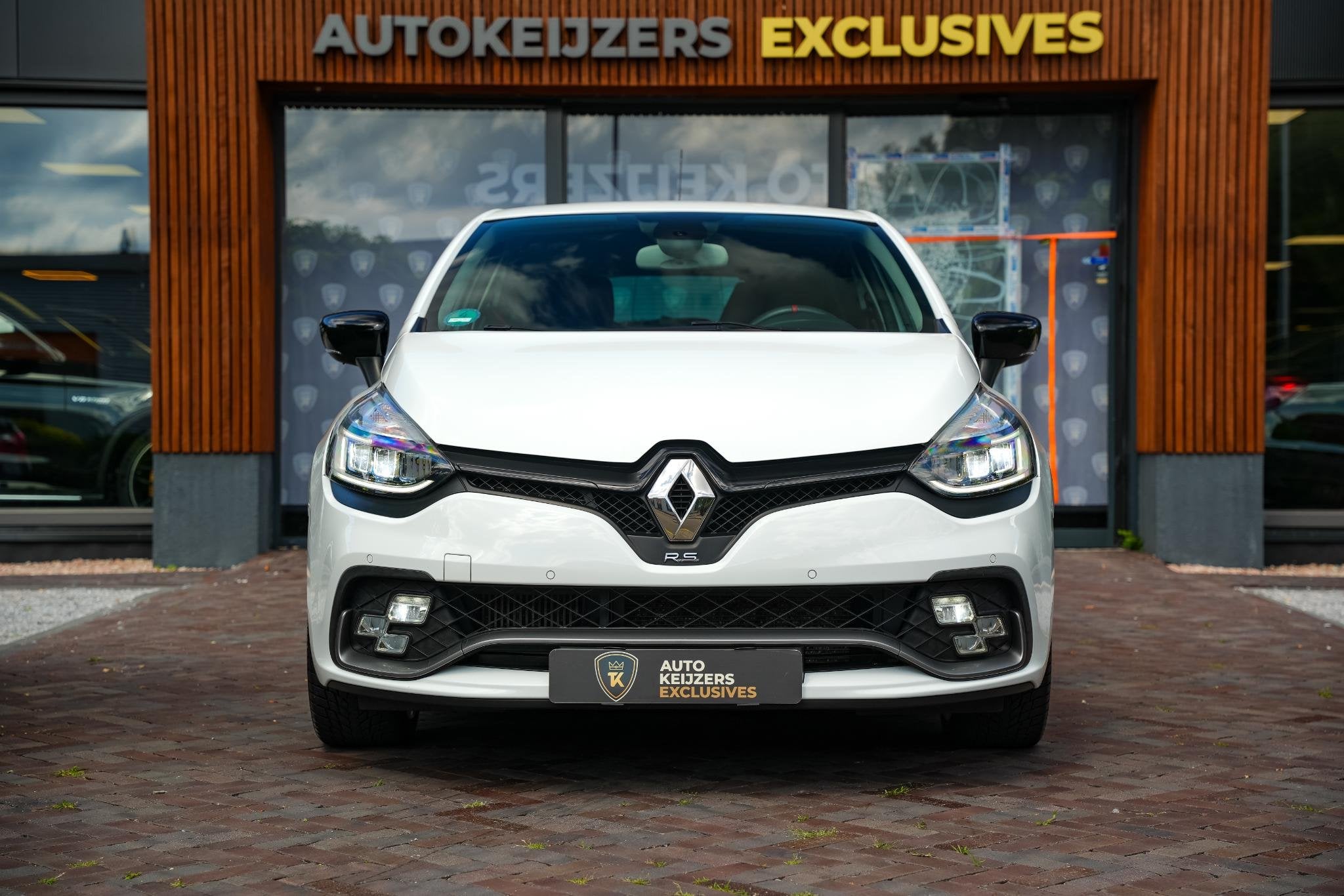 Renault Clio R.S. 1.6 200pk Camera Cruise Keyless Stoelverw., Gebruikt, 4 cilinders, Wit, Bedrijf