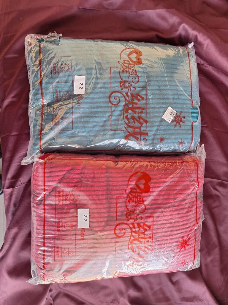 2 teddy dekbedovertrekken. Lits jumeaux - Groen en Rood, Ophalen, Nieuw, Groen, Rechthoekig