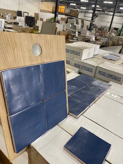 Wandtegel 13x13 Blauw Mat — Handgemaakte look | €29,95 p/m², Keramiek, Overige typen, Nieuw, Ophalen of Verzenden