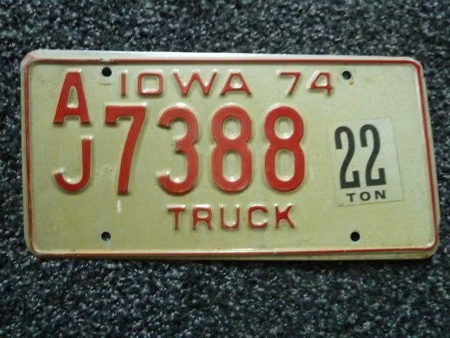 Kentekenplaat licenseplate Iowa Truck 1974 USA, Verzamelen, Automerken, Motoren en Formule 1, Gebruikt, Auto's, Verzenden