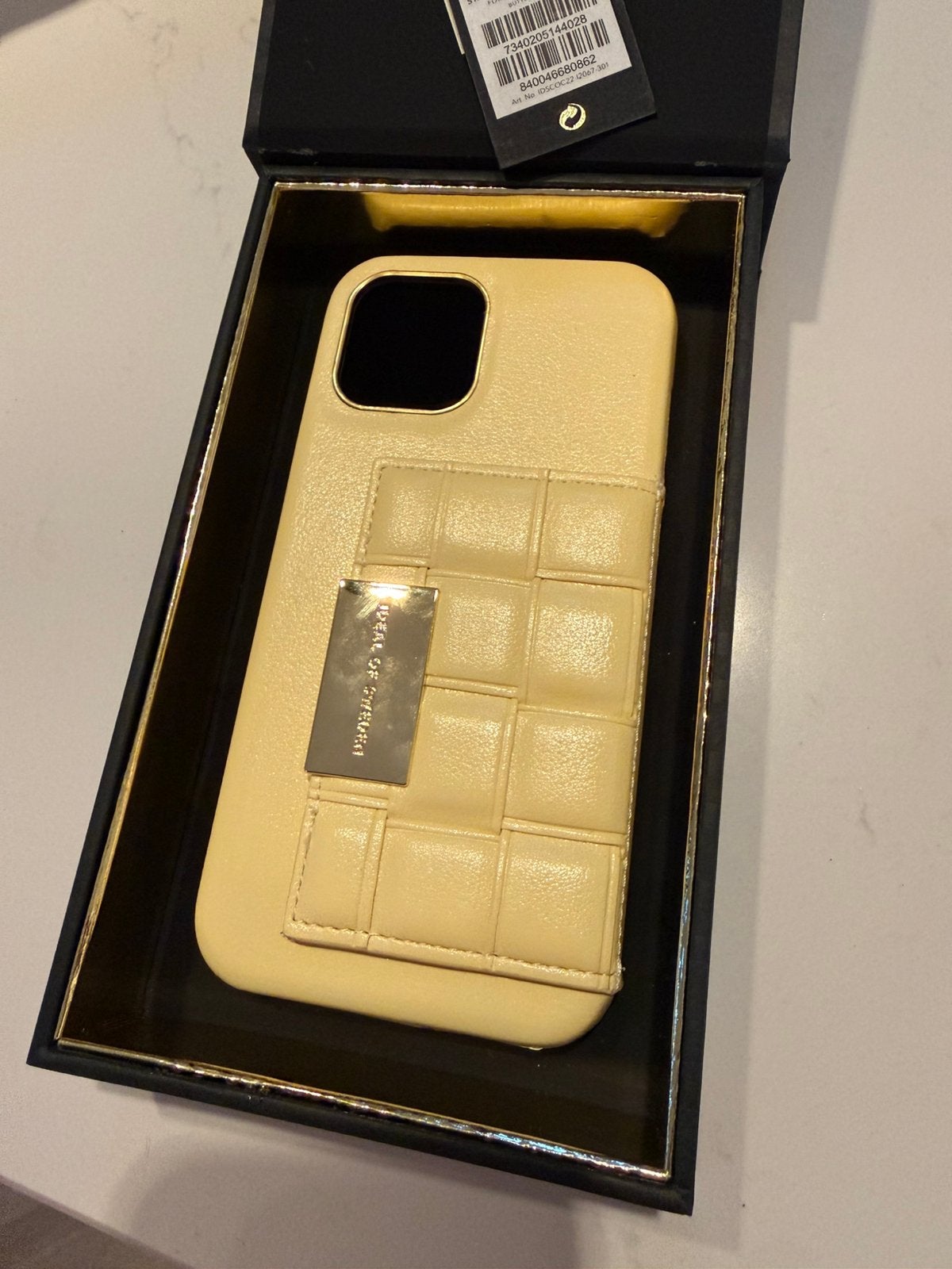 Telefoonhoesje Ideal of Sweden butter yellow, Kunststof, Pasjeshouder, Overige typen, Nieuw