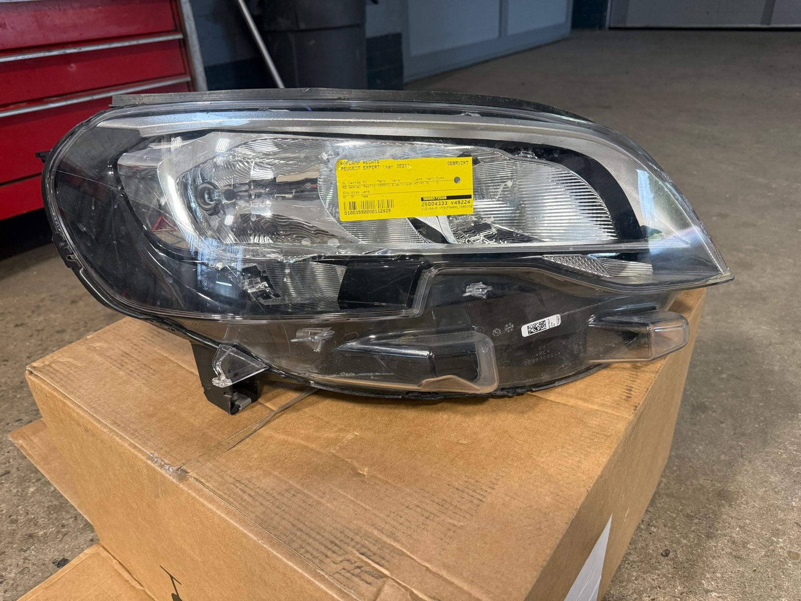 Koplamp rechts Peugeot/Opel - Bumpersteun hersteld, Ophalen of Verzenden, Gebruikt, Peugeot