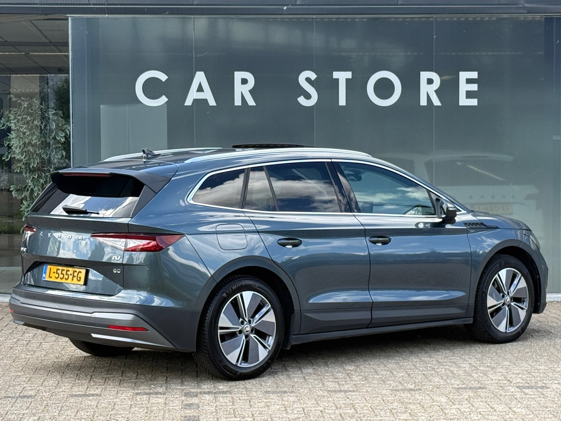 Skoda Enyaq iV 60 Sport 91% SOH Pano|Camera|Stoelv|Carplay, Automaat, 390 km, Gebruikt, Zwart