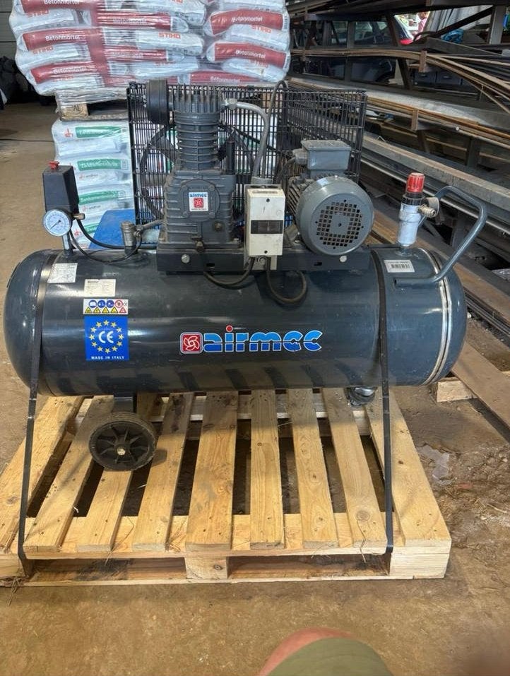 Cormac 150 liter luchtcompressor 11 bar compressor, 100 liter of meer, Ophalen, Zo goed als nieuw, Minder dan 200 liter/min