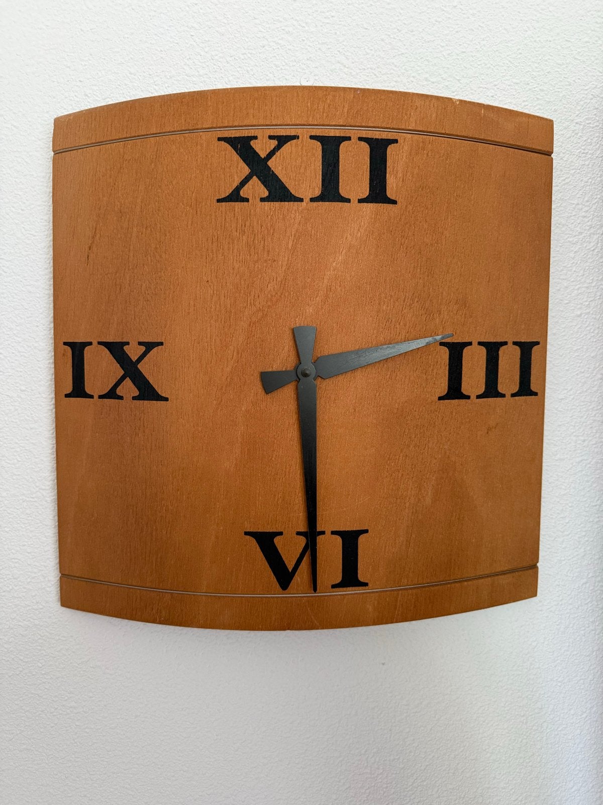 Houten wandklok met Romeinse cijfers, Ophalen, Wandklok, Bruin, Analoog