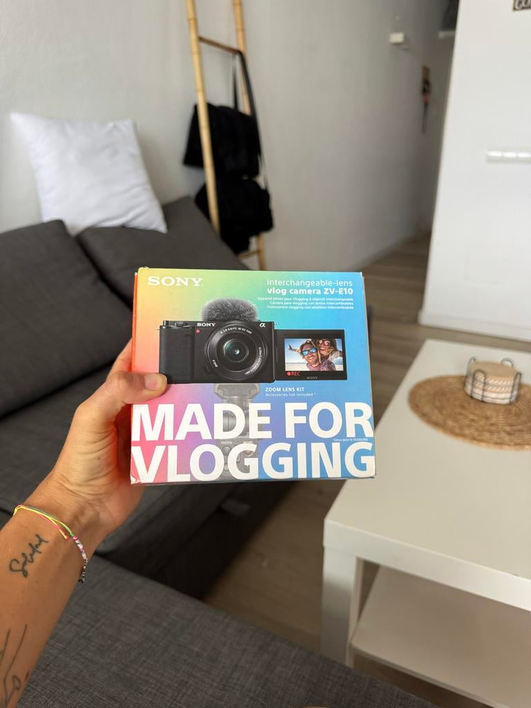 Sony ZV-E10 - Ideaal voor vloggen en contentcreatie, Ophalen of Verzenden, Zo goed als nieuw, Compact, Sony