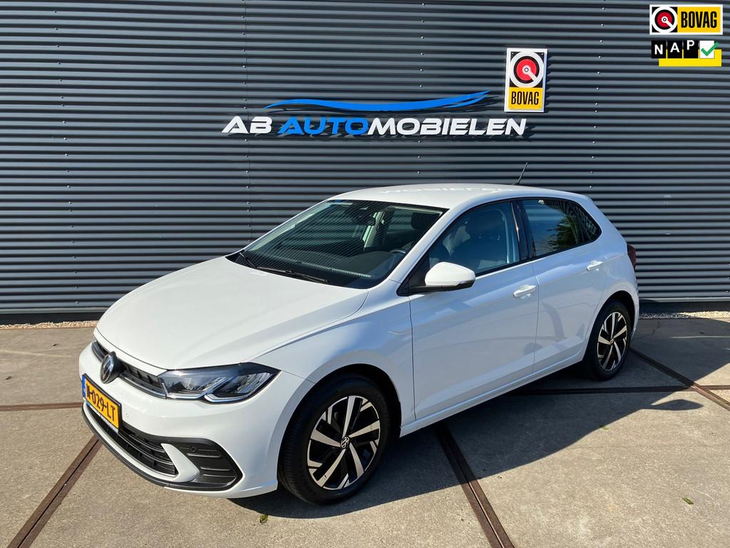Volkswagen Polo 1.0 TSI Life PDC/ CARPLAY, Voorwielaandrijving, Gebruikt, Met garantie (alle), 1072 kg