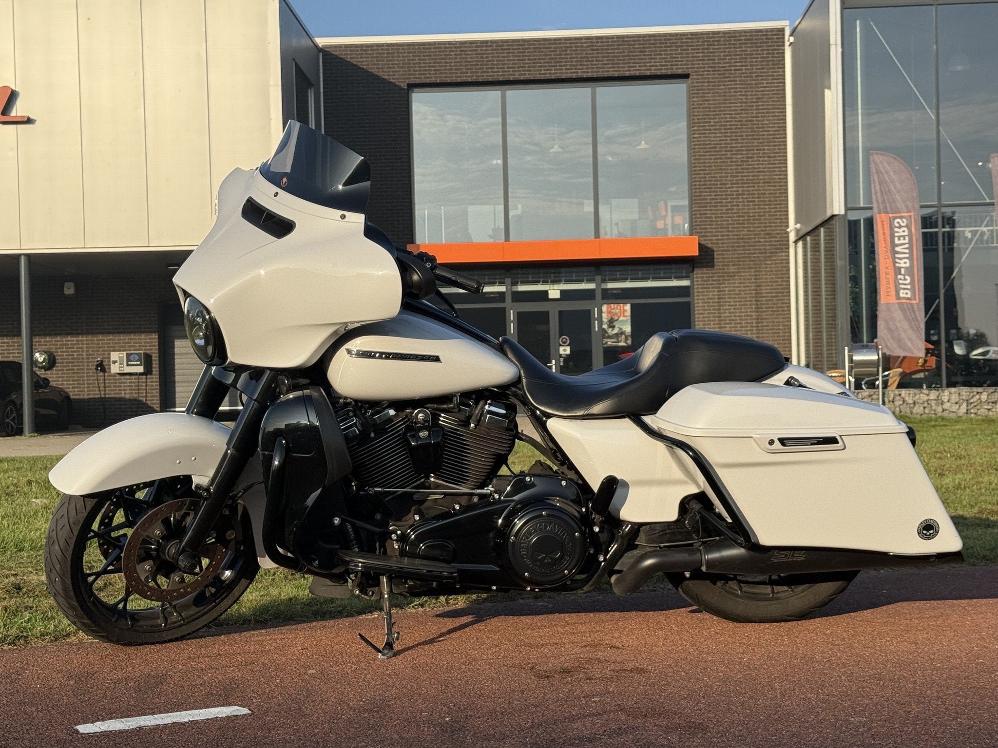 Harley-Davidson FLHXS Street Glide Special Solid Colour, ABS, Toermotor, Laan van Vredenoord 33
2289 DA  Rijswijk ZH, NL, Harley-Davidson Benelux B.V.