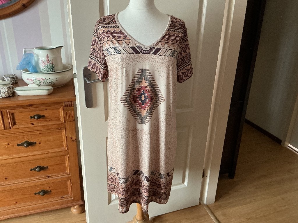 Aparte jurk van Emery Rose. Maat XL, Bruin, Maat 42/44 (L), Ophalen of Verzenden, Zo goed als nieuw