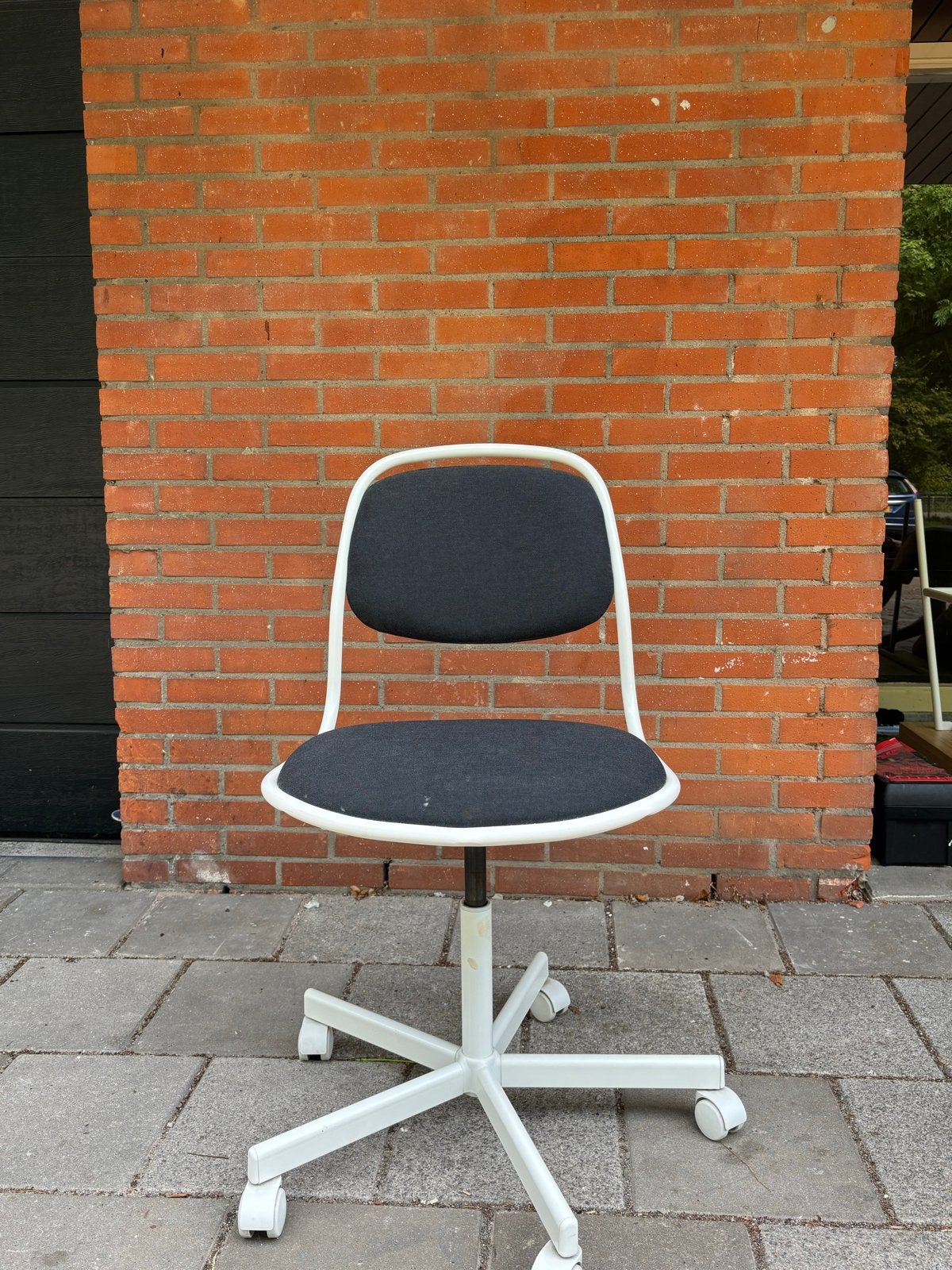 IKEA ÖRFJÄLL Bureaustoel - Wit/Donkergrijs, Ophalen, Gebruikt, Zwart, Bureaustoel