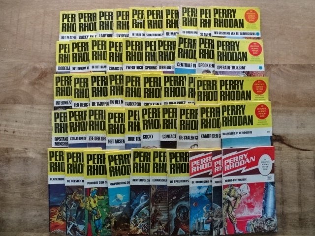 Perry Rhodan tijdschriften nr 301 tm 350, Boeken, Science fiction, Ophalen of Verzenden, Zo goed als nieuw