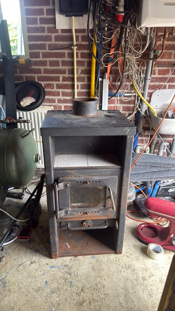 Houtkachel met Warmhoudvak – Ideaal Schuur of Overkapping!, Huis en Inrichting, Kachels, Ophalen of Verzenden
