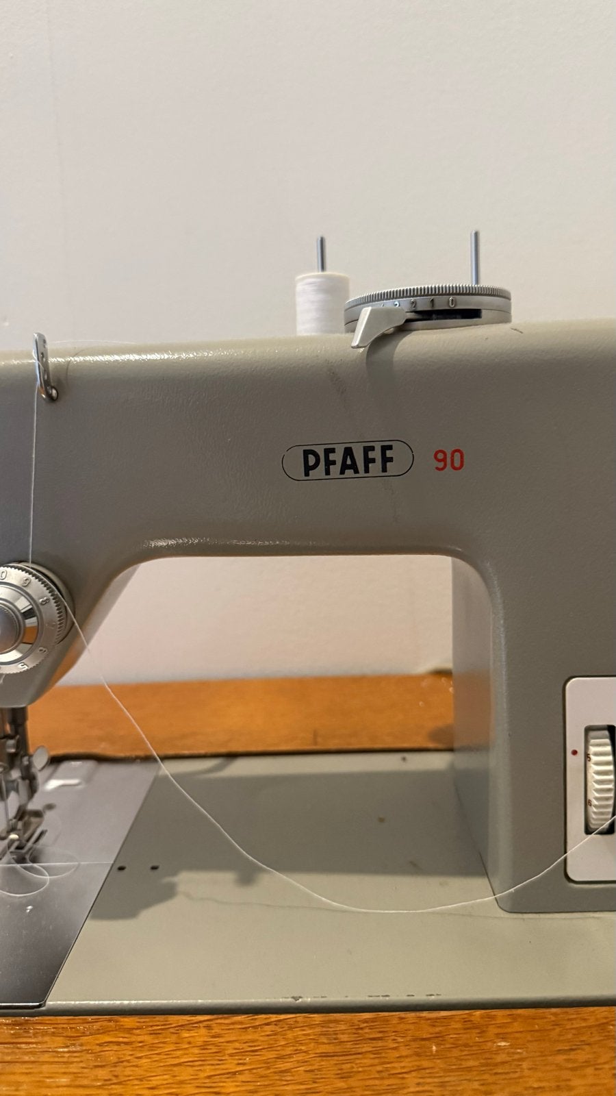Pfaff 90 Naaimachine met meubel, Ophalen of Verzenden, Gebruikt, Naaimachine, Pfaff