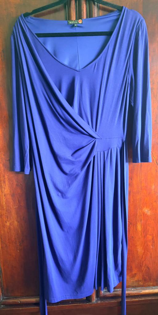 Prachtige paarsblauwe japon van Sheila de Vries & Witteveen, Blauw, Maat 42/44 (L), Ophalen of Verzenden, Zo goed als nieuw