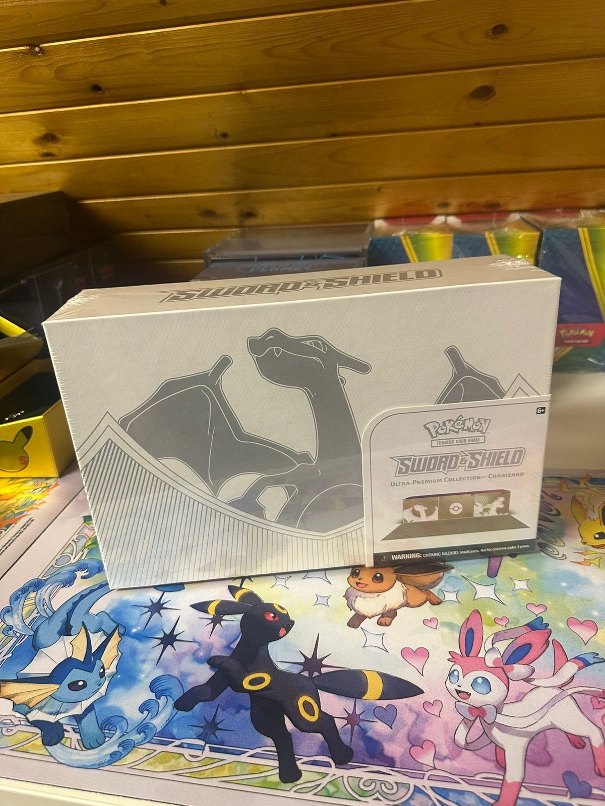 Pokémon Sword & Shield Ultra-Premium Collection Charizard, Ophalen of Verzenden, Nieuw, Overige typen