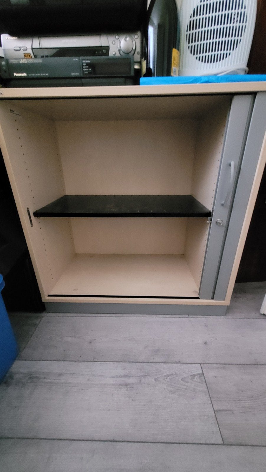 kast en bureaukast., Huis en Inrichting, Kasten | Roldeurkasten en Archiefkasten, Ophalen, 25 tot 50 cm, 100 tot 150 cm