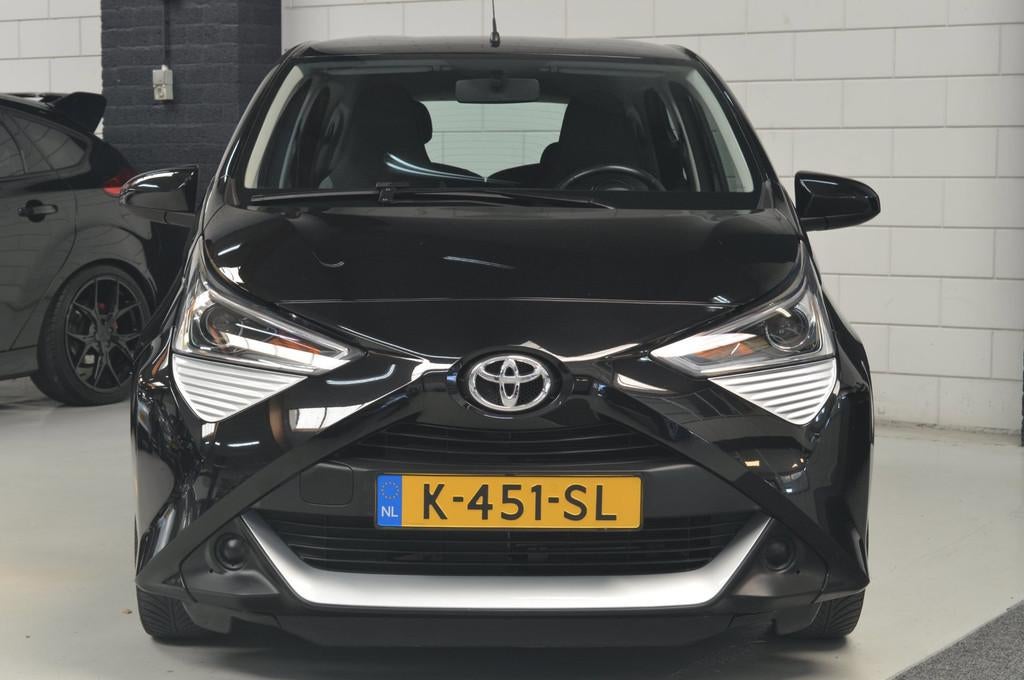 Toyota Aygo 1.0 VVT-i x-play // 39.000 km // AIRCO // CAMERA, Voorwielaandrijving, Stof, Gebruikt, Euro 6