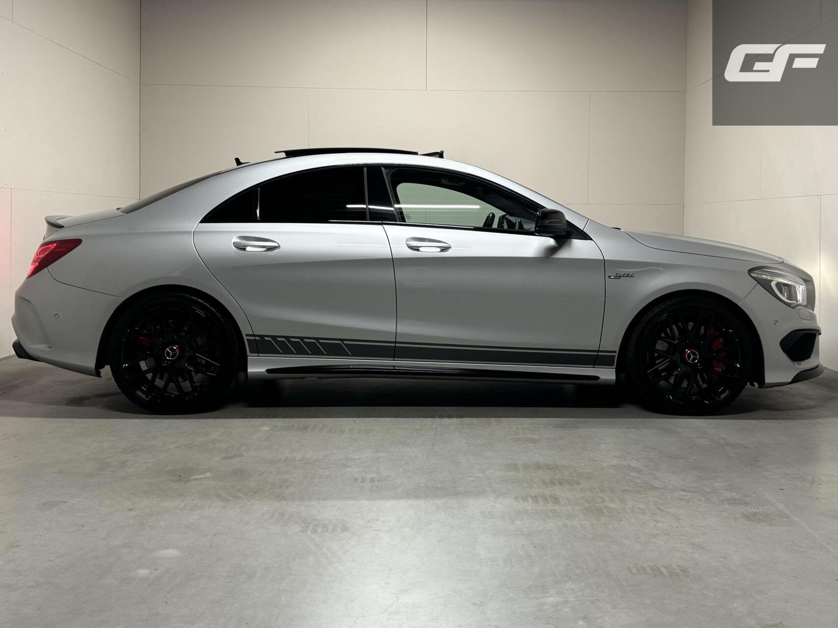 Mercedes CLA-klasse AMG 45 4MATIC Pano Recaro H/K Camera NAP, Auto's, Automaat, Gebruikt, Euro 6, 4 cilinders