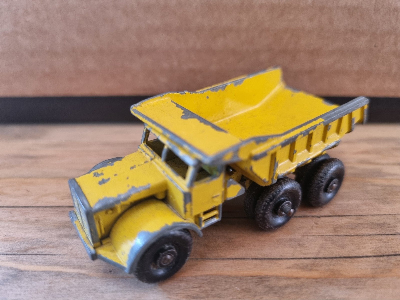 Oude Matchbox Euclid Dump Truck No. 6 - Geel, Ophalen