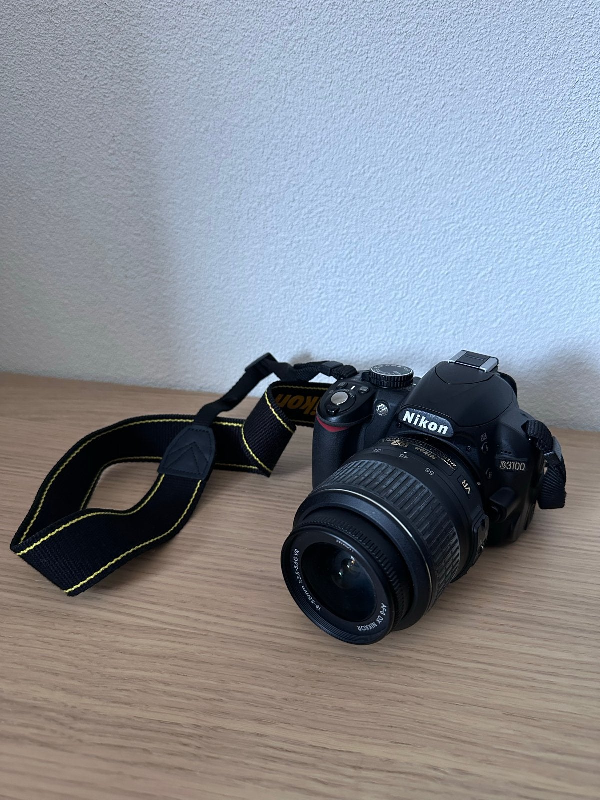 Nikon D3100 Spiegelreflexcamera met 18-55mm VR lens, Ophalen, Gebruikt, Spiegelreflex, Beeldstabilisatie
