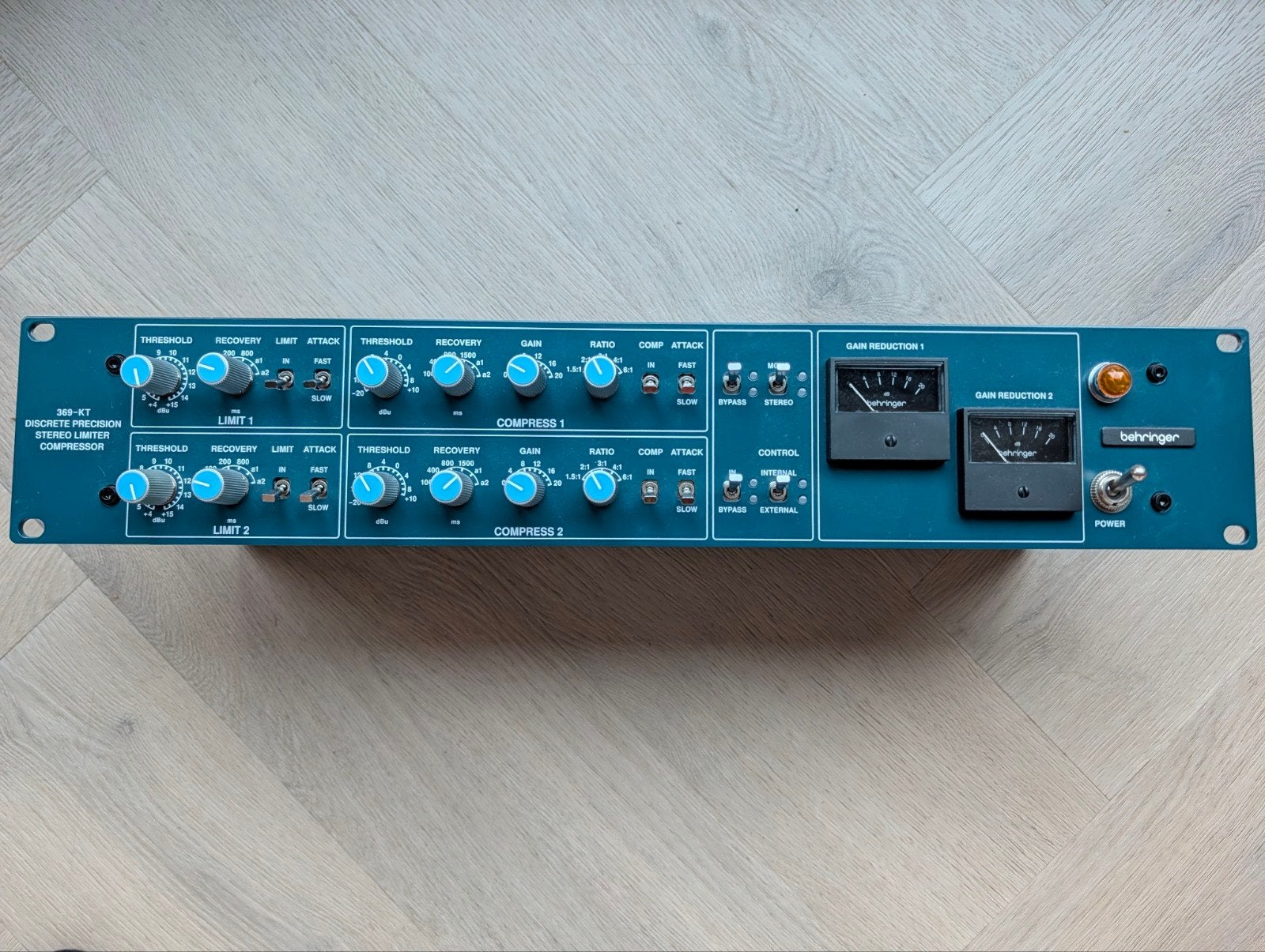behringer 369-kt compressor limiter, Ophalen of Verzenden, Zo goed als nieuw, Compressor