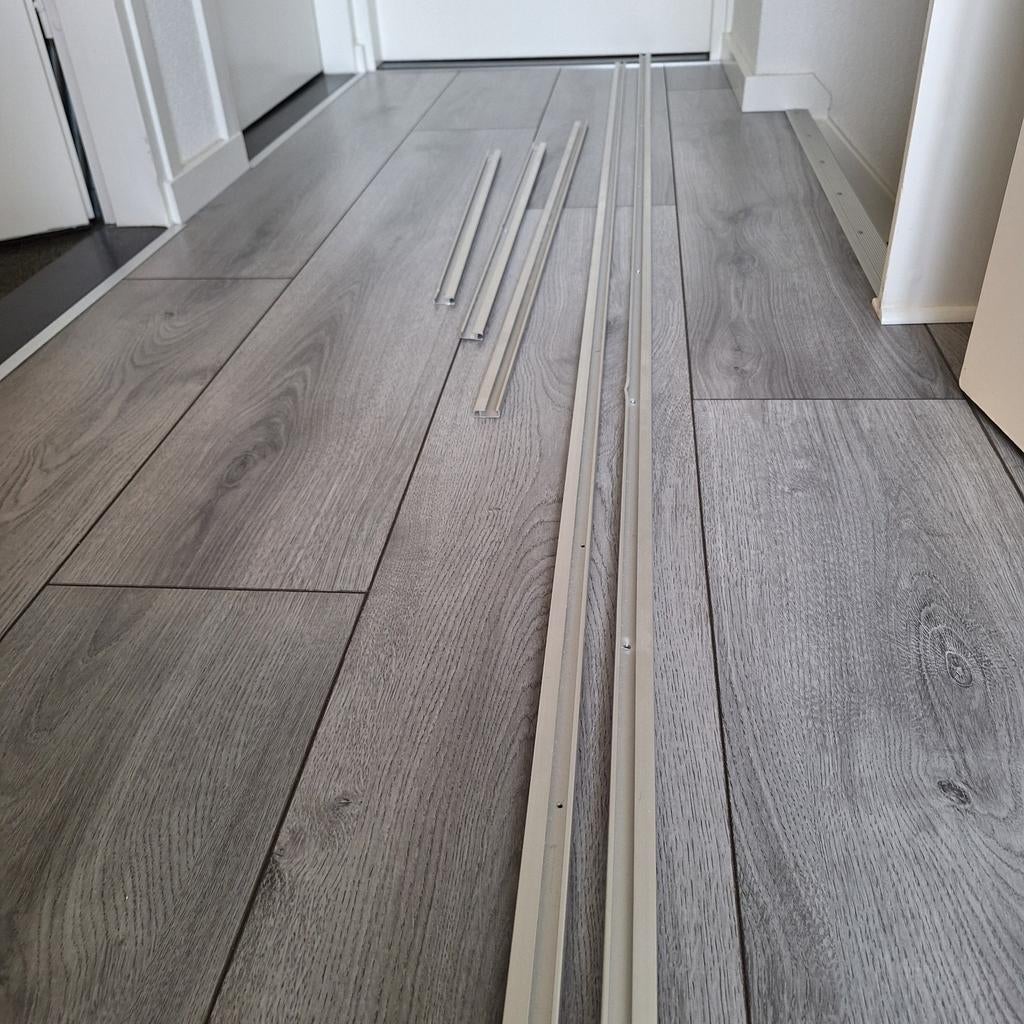 Gordijnenrails, 2.60cm, 2.42cm 1.12cm 80cm 65cm., Ophalen, Gebruikt