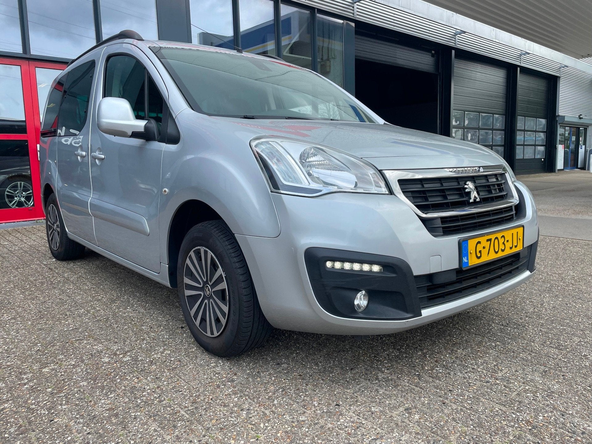 Peugeot Partner Tepee 1.2 PureTech Active airco nette auto, Auto's, Peugeot, Voorwielaandrijving, Gebruikt, 1199 cc, Bedrijf