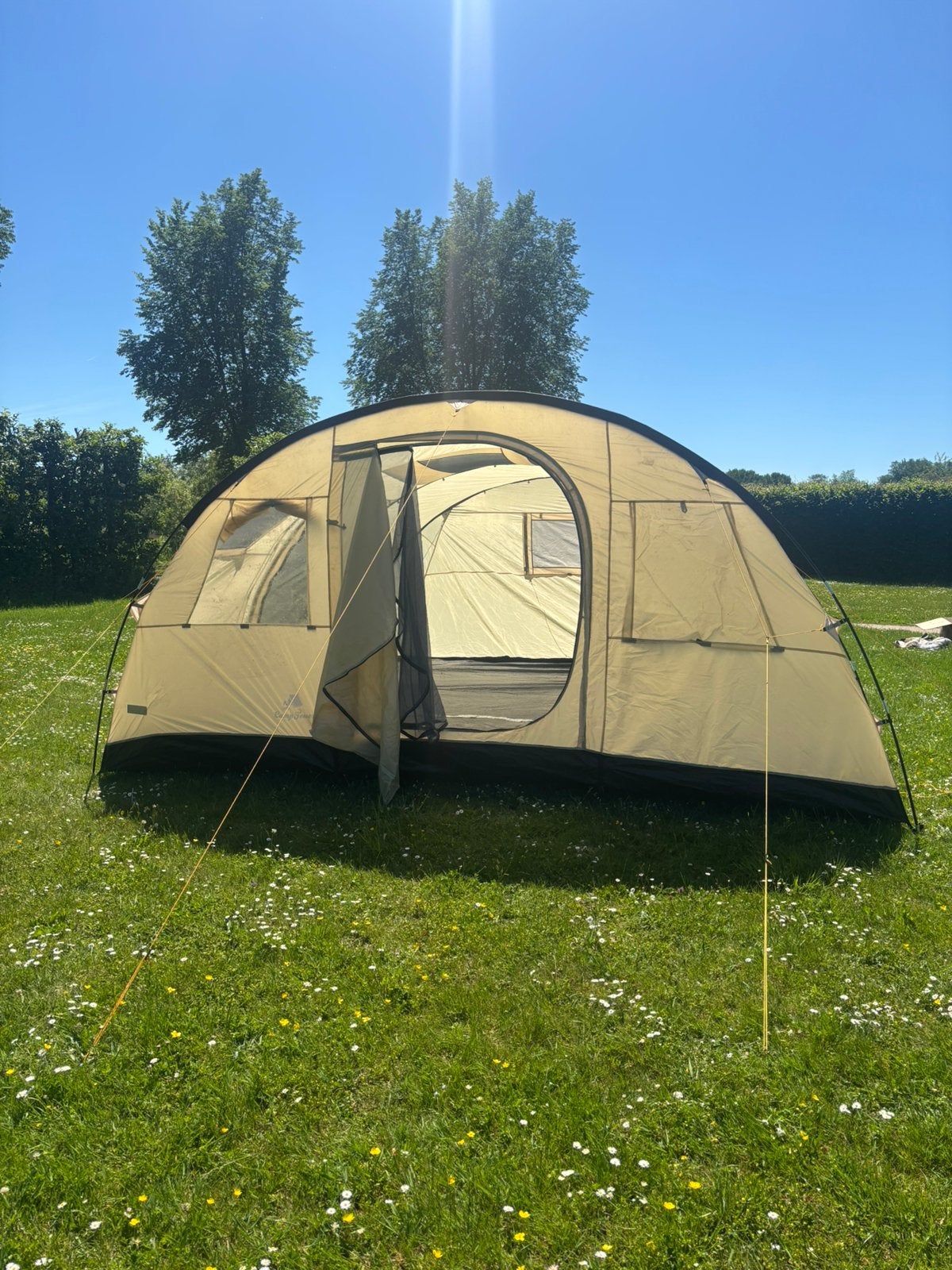 Goedkope tent met slaapcabine - niet waterdicht, Caravans en Kamperen, Tenten, tot en met 4, Gebruikt, Ophalen