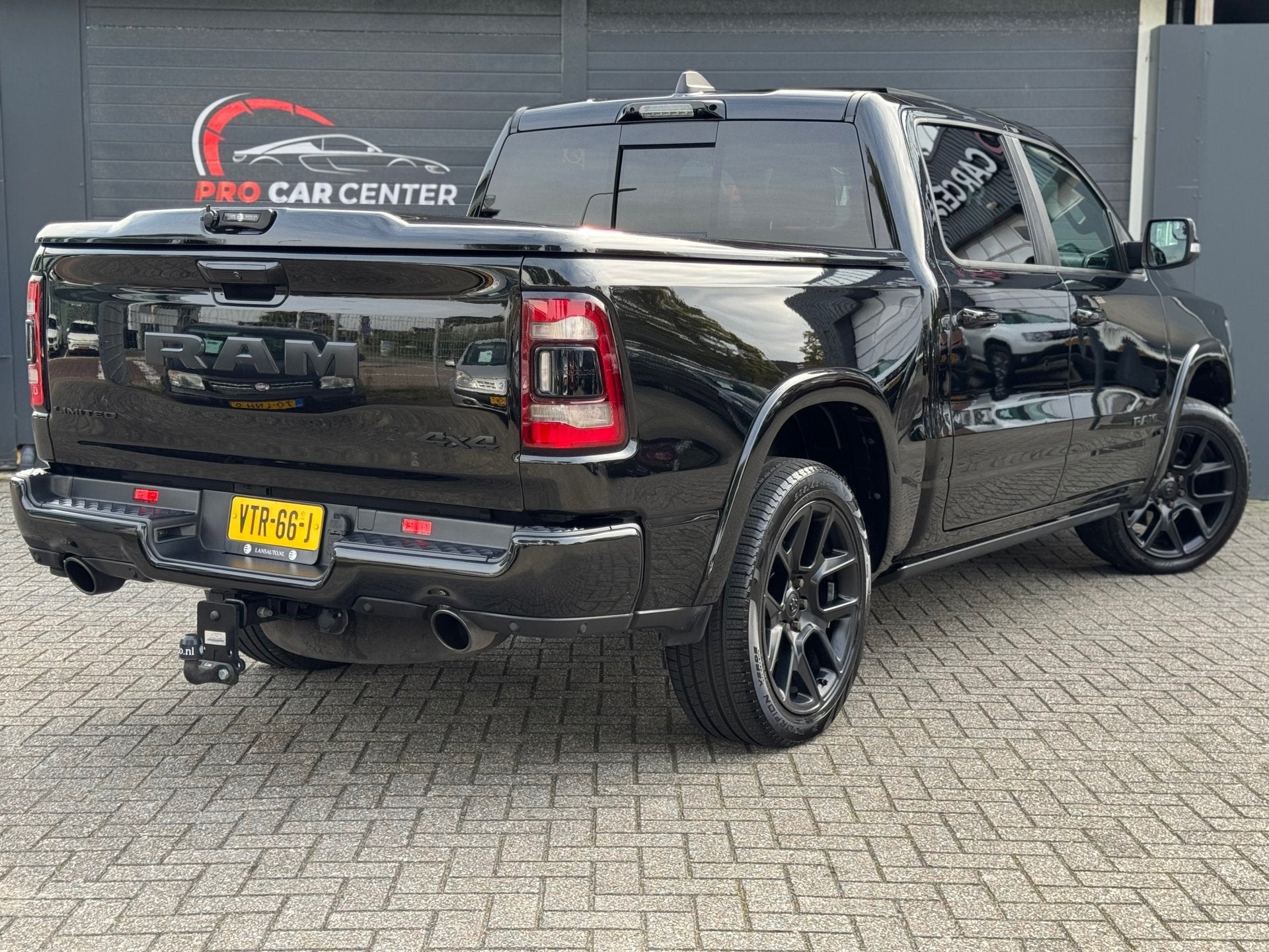 Dodge RAM 1500 5.7 V8 4x4 Crew Cab Limited Pano | H&K | HUD, Auto's, Automaat, Dealer onderhouden, Gebruikt, 5654 cc