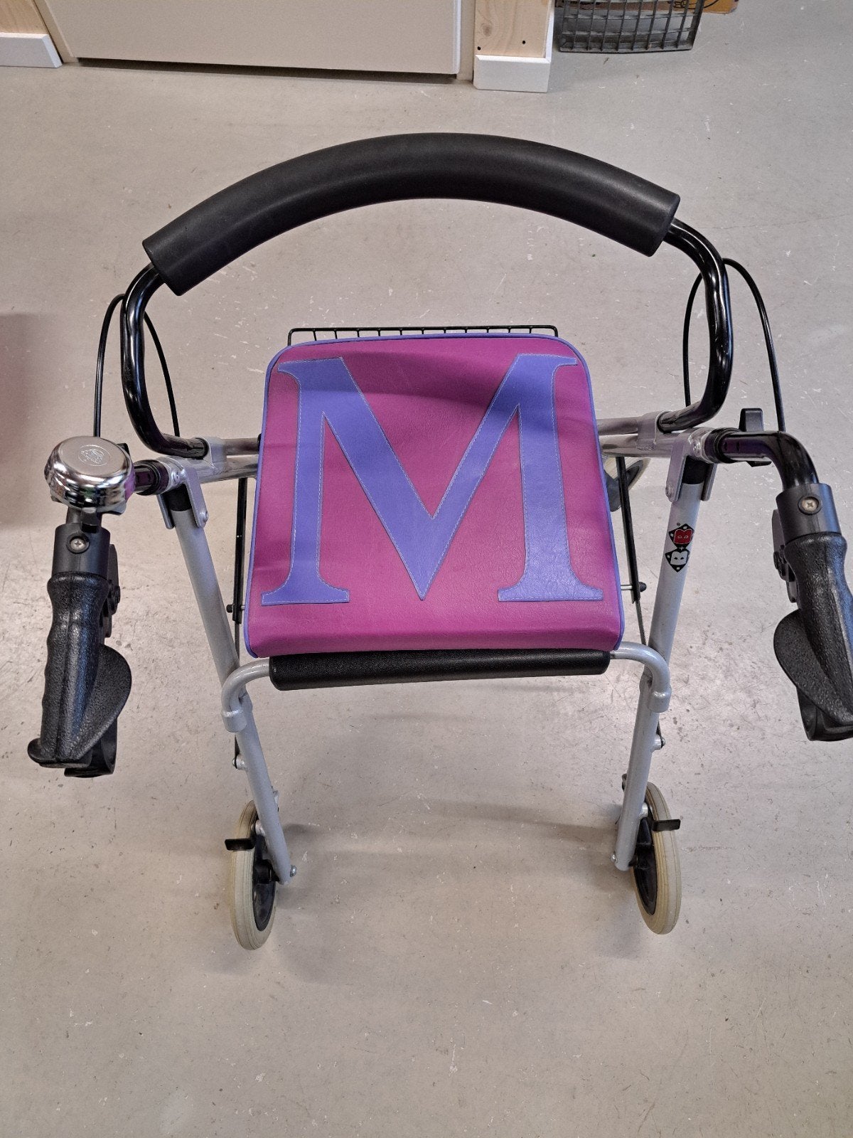 Rollator kleurrijk, Ophalen of Verzenden, Lichtgewicht, Zo goed als nieuw