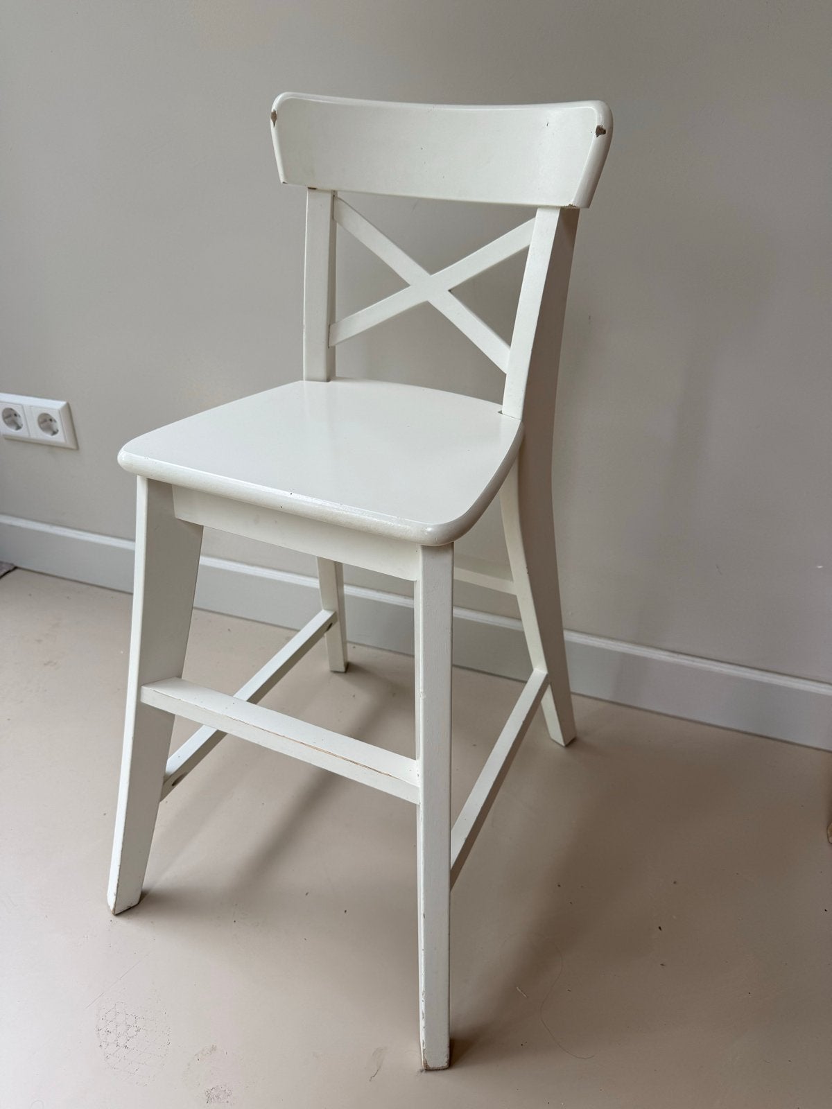 Witte houten IKEA Ingolf stoel, Huis en Inrichting, Stoelen, Ophalen, Gebruikt, Wit, Eén