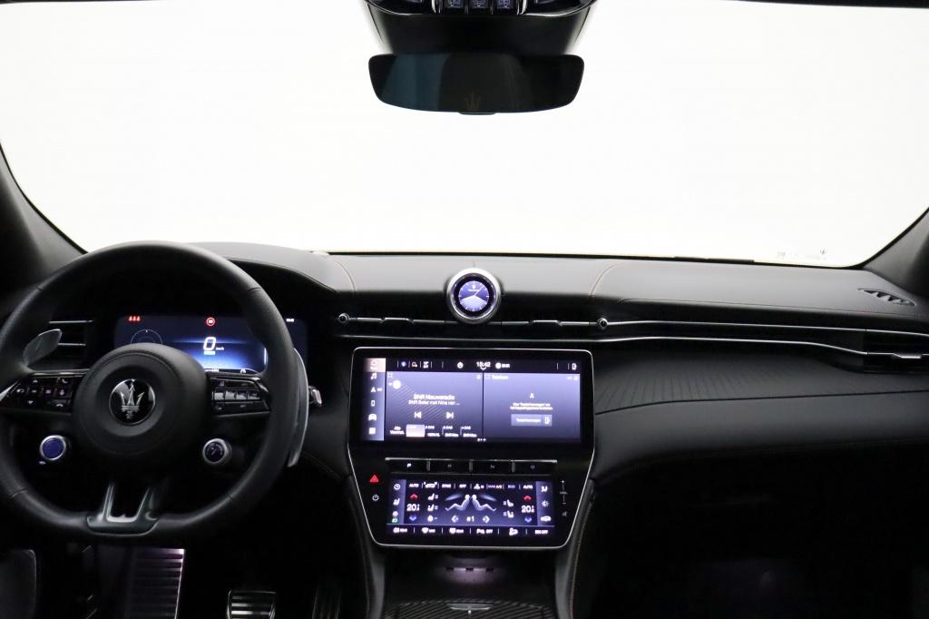 Maserati Grecale AWD Folgore 105kWh | BOMVOL | Pano | 3jr. g, 131 €/maand, 0 cilinders, Adaptive Cruise Control, Leder en Stof