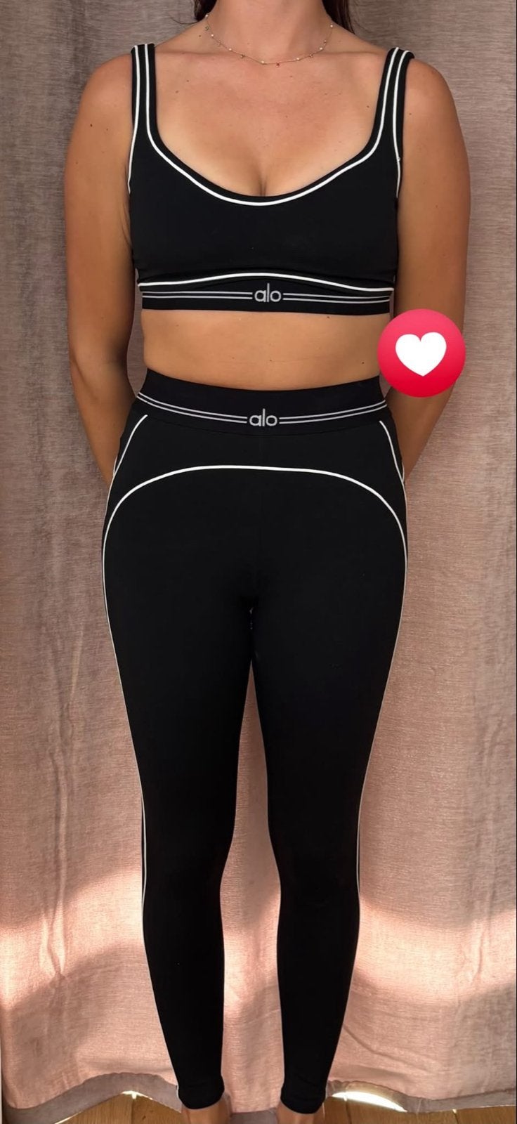 Alo Yoga sportset - Legging en sportbeha, Kleding | Dames, Maat 38/40 (M), Zwart, Nieuw, Ophalen of Verzenden