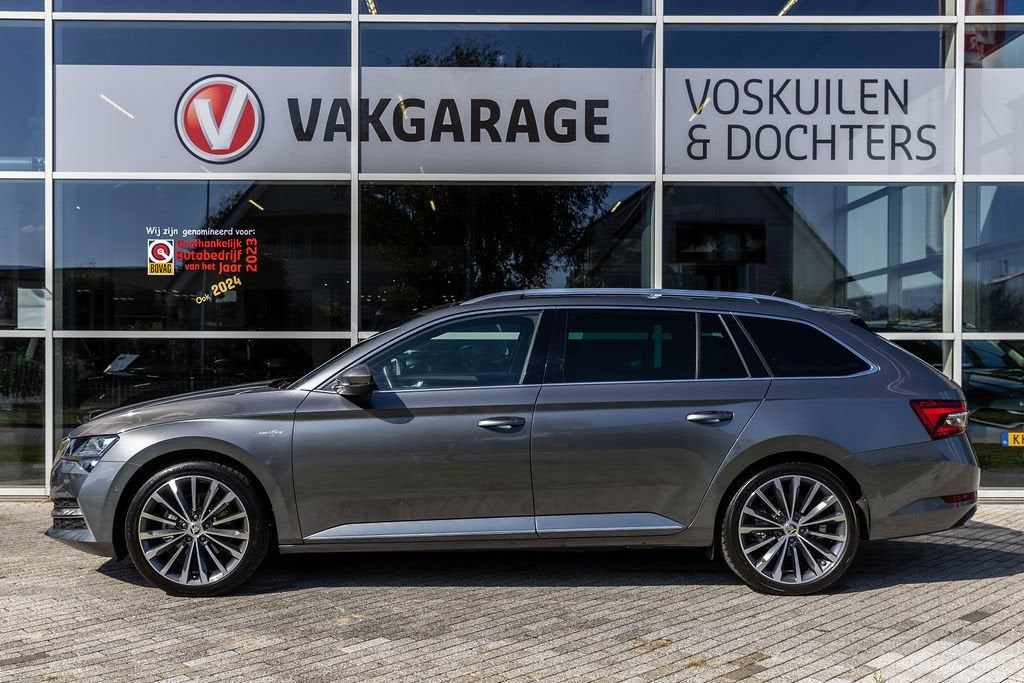 Skoda Superb Combi 1.4 TSI iV Laurin & Klement hybride PHEV, Auto's, Gebruikt, Automatische klimaatregeling, 1709 kg, Hybride Elektrisch/Benzine