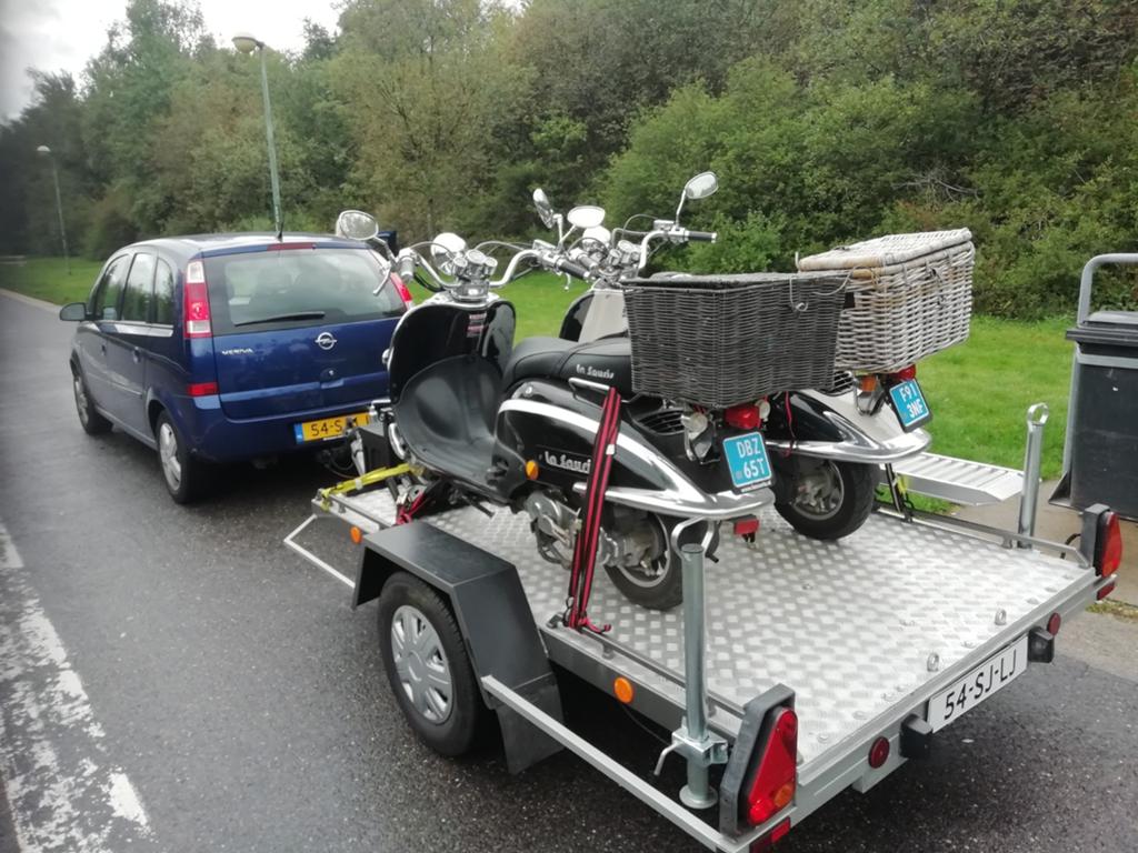 Aanhanger voor 2 motoren of scooters, Fietsen en Brommers, Fietsaccessoires | Aanhangers en Karren, Ophalen of Verzenden, Overige typen