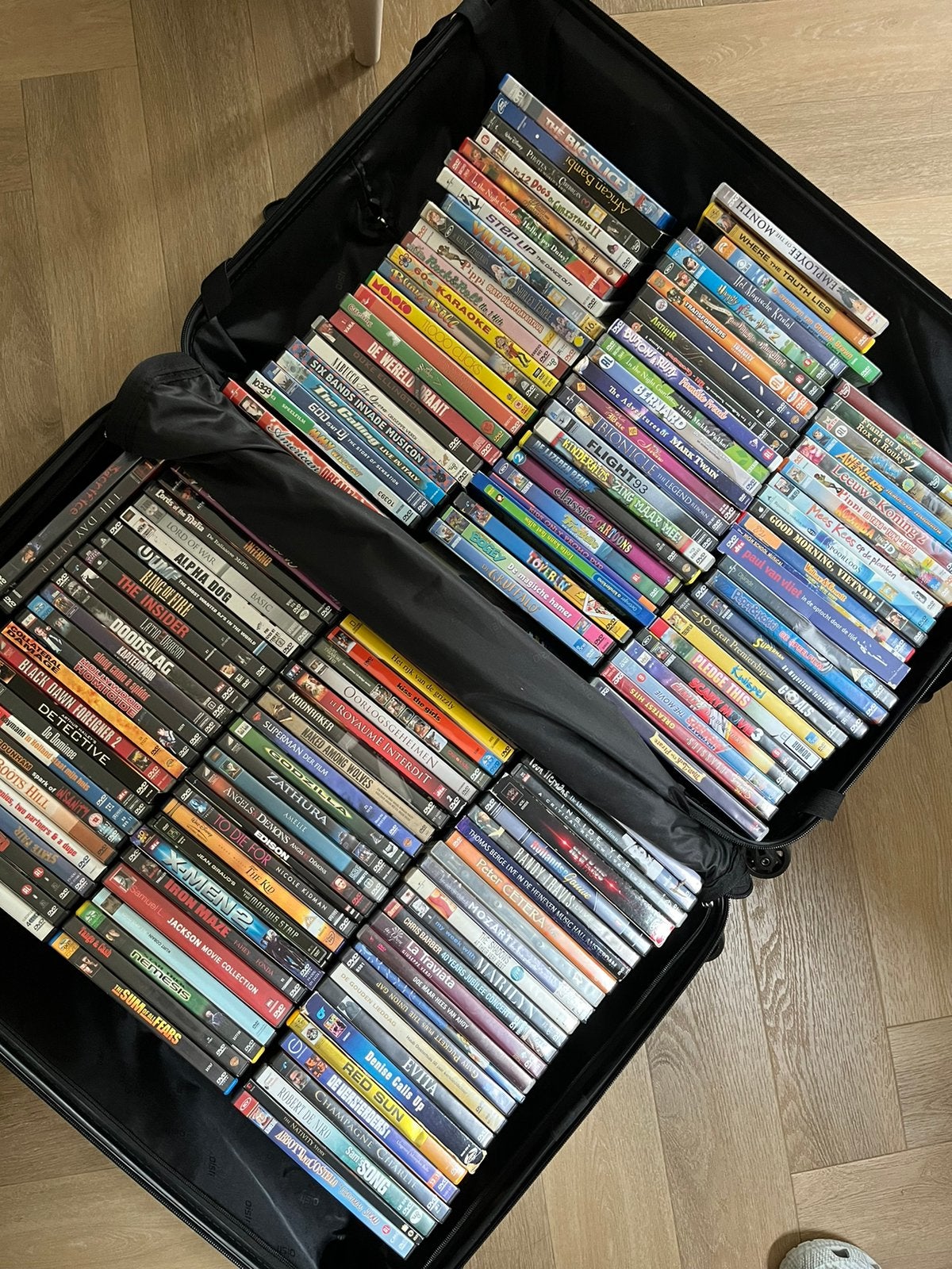 Koffer vol met dvds, Alle leeftijden, Ophalen