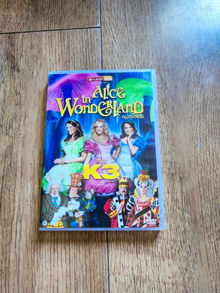 Dvd Studio 100 Presenteert K3 - Alice in Wonderland Musical, Cd's en Dvd's, Alle leeftijden, Ophalen of Verzenden, Zo goed als nieuw