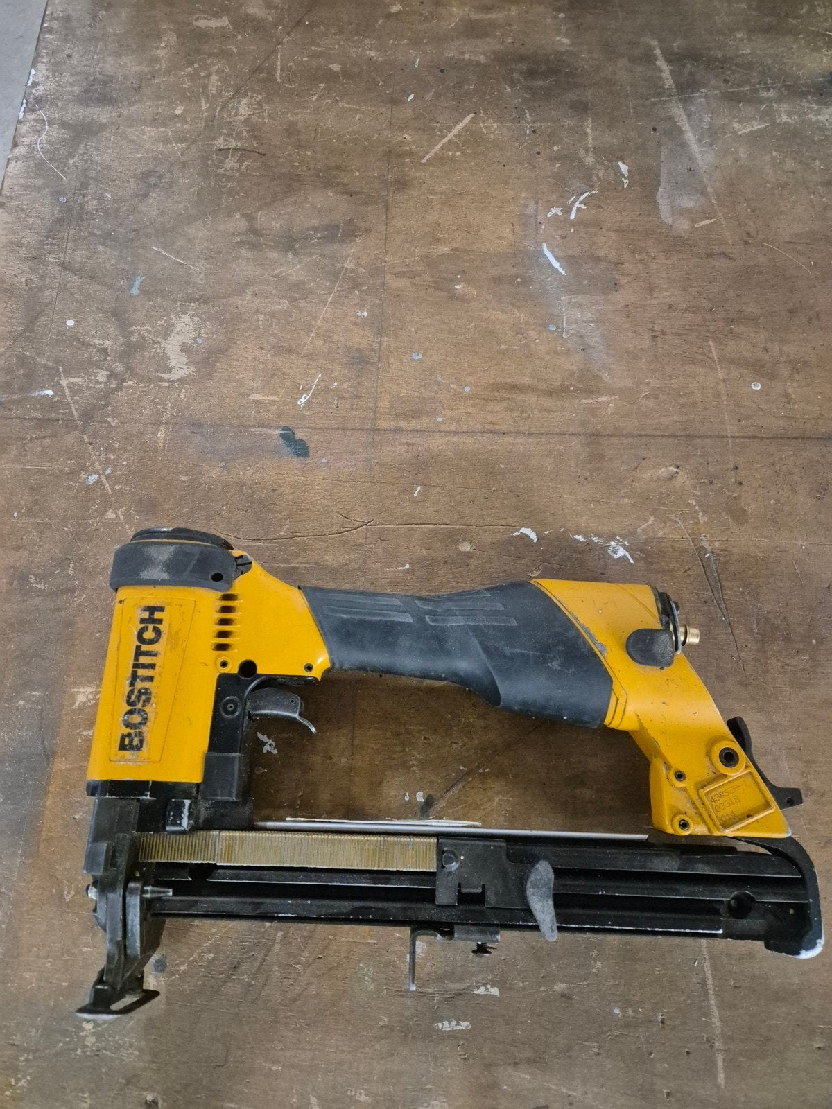 Bostitch 438S2R-1 nietmachine op lucht, Ophalen of Verzenden