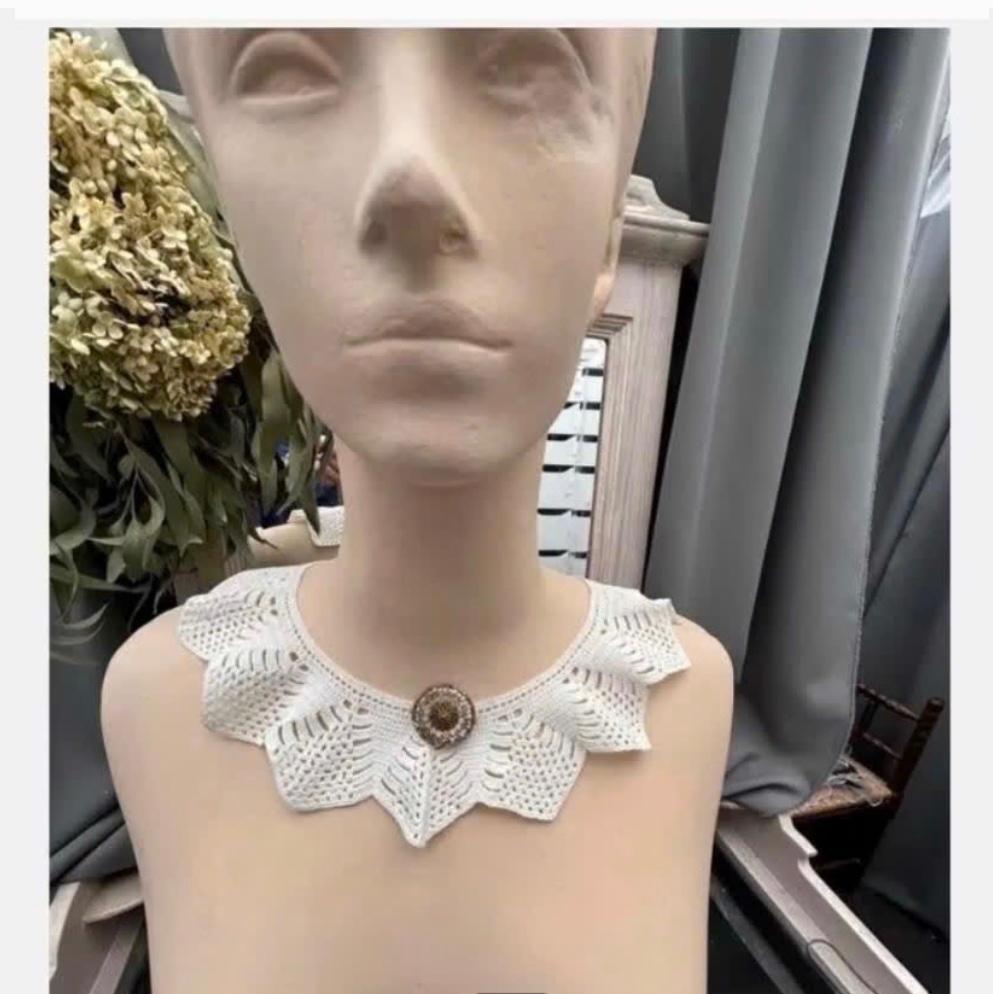 Antiek gehaakt kraag, puntvormig, met gratis antieke broche, Ophalen of Verzenden